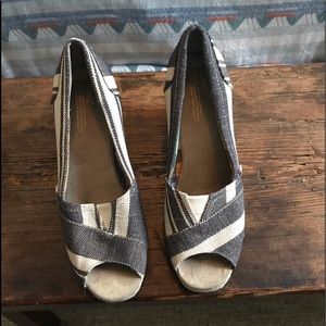 Tom’s Stella Wedges Kenya